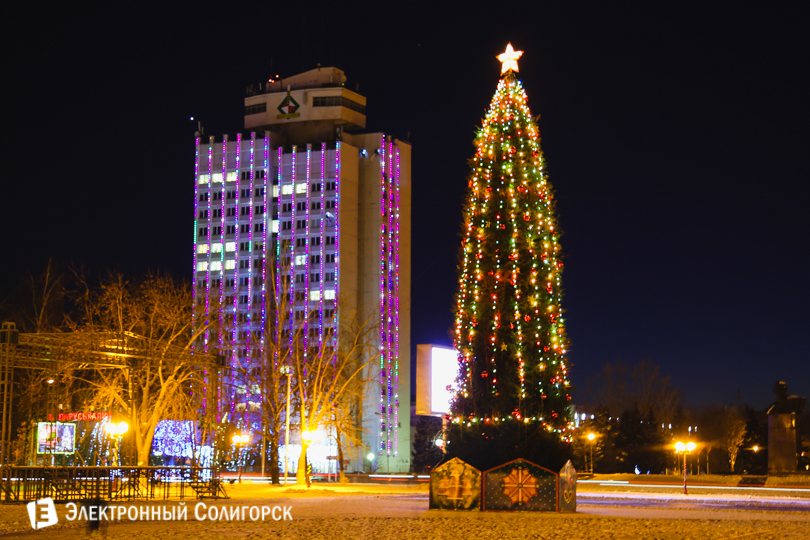 Елка на площади Солигорск