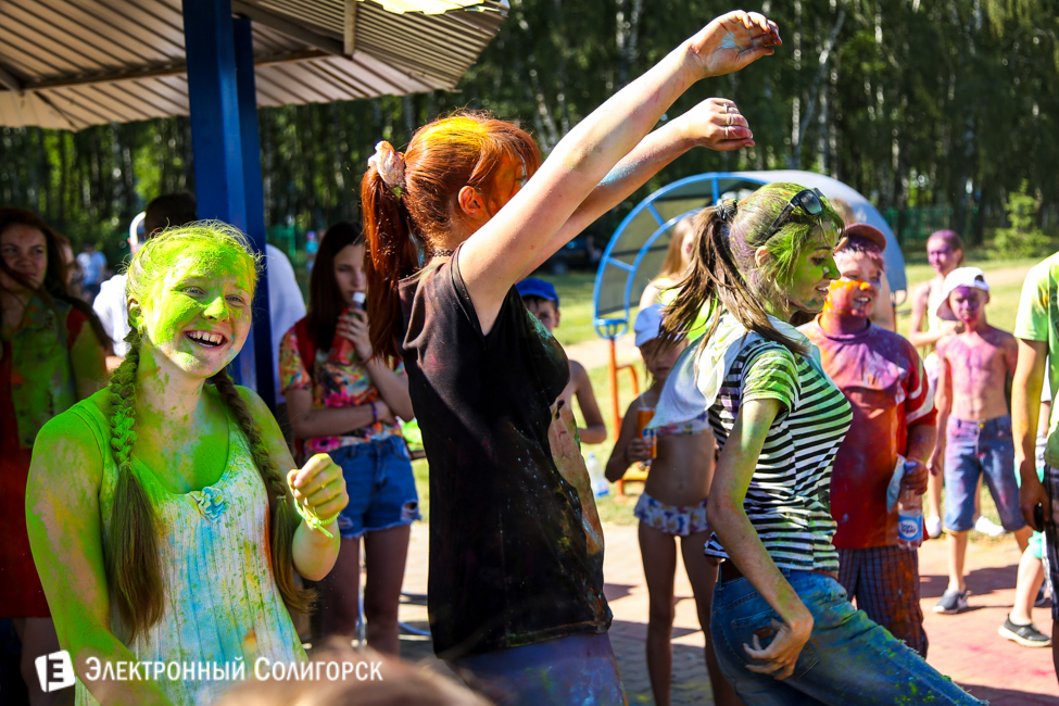 фестиваль красок Holidance Солигорск