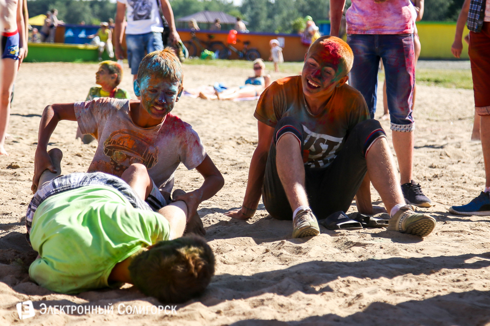 фестиваль красок Holidance Солигорск