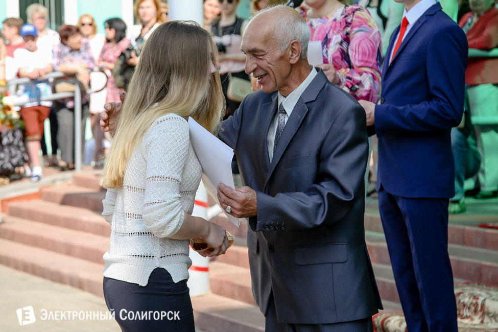 Последний звонок 2016 в гимназии 2 Солигорска последний звонок 2016 солигорск гимназия 2