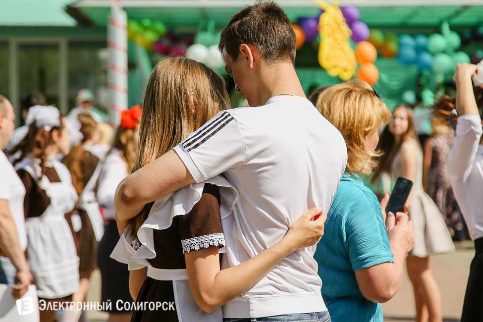 Последний звонок 2016 в гимназии 2 Солигорска последний звонок 2016 солигорск гимназия 2