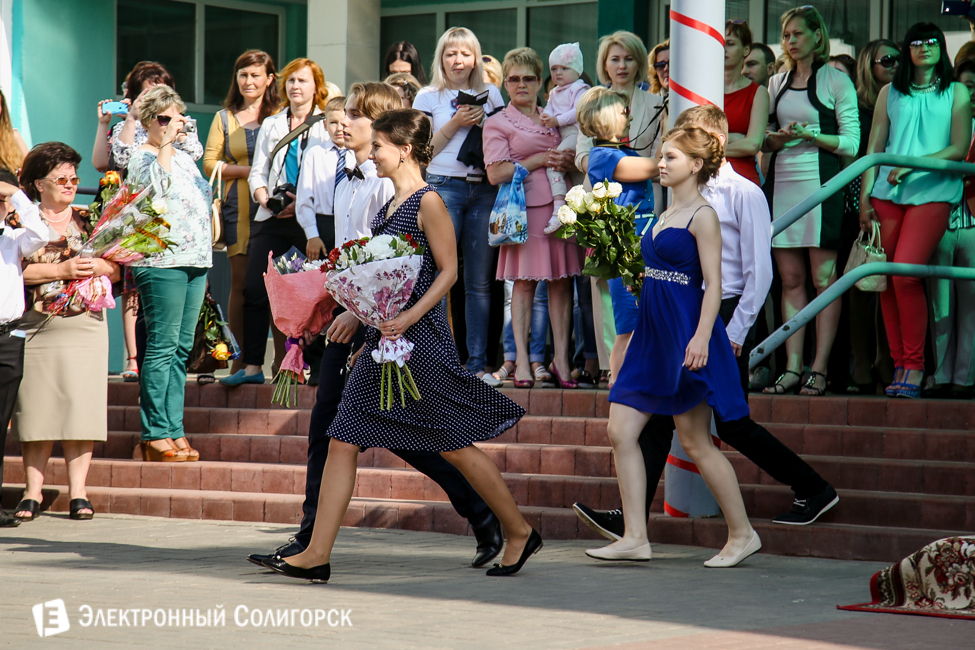 Последний звонок 2016 в гимназии 2 Солигорска последний звонок 2016 солигорск гимназия 2