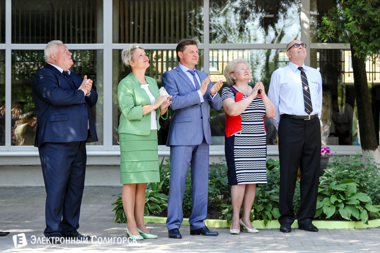 Министр образования Михаил Журавков в СШ №3 Министр образования Михаил Журавков в СШ №3 Солигорска