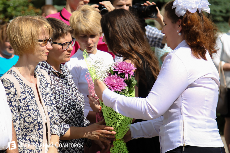 Последний звонок 2016 в СШ 10 Солигорска последний звонок 2016 солигорск 10 школа