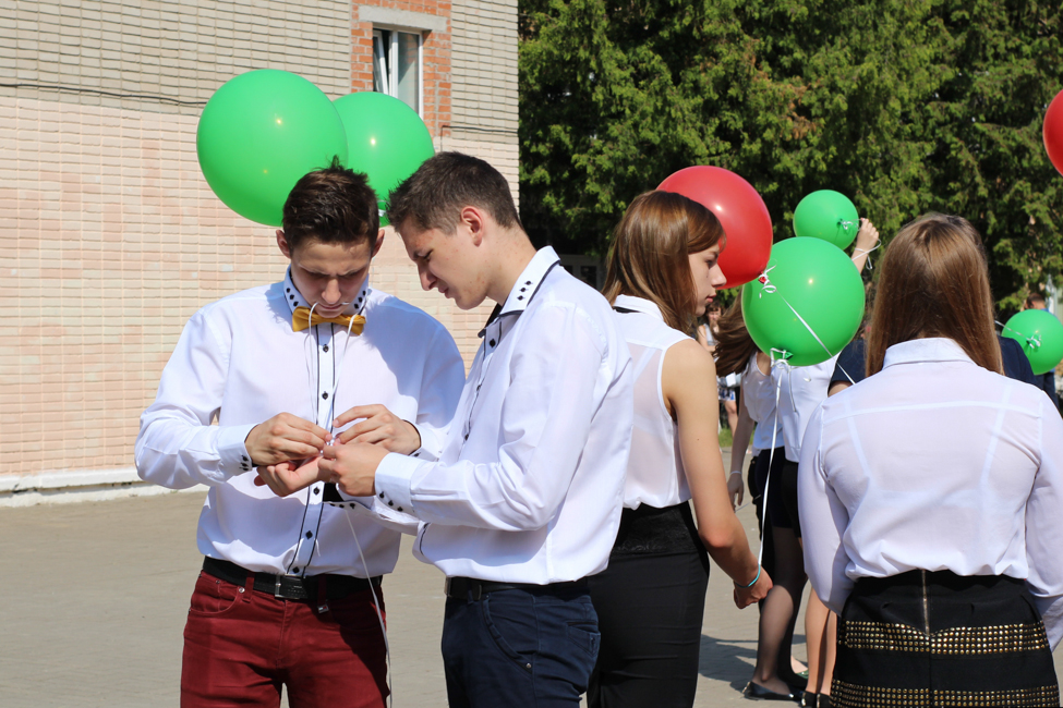 Последний звонок 2016 в СШ 3 Солигорска последний звонок 2016 солигорск 3 школа