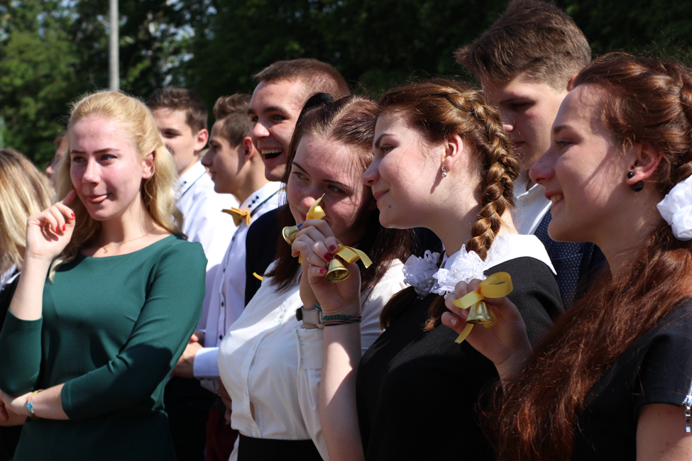 Последний звонок 2016 в СШ 3 Солигорска последний звонок 2016 солигорск 3 школа