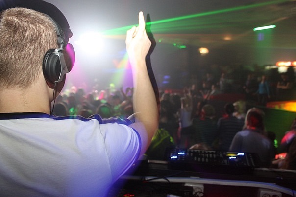 djs