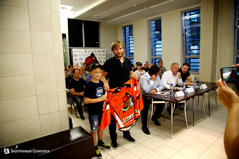 fans38