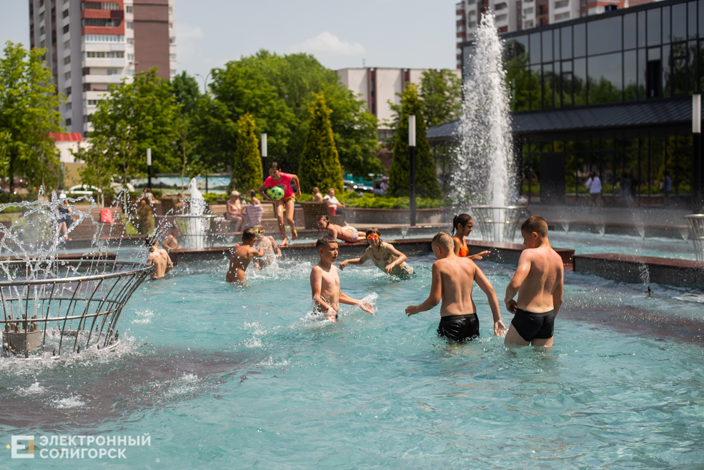 купания в фонтане