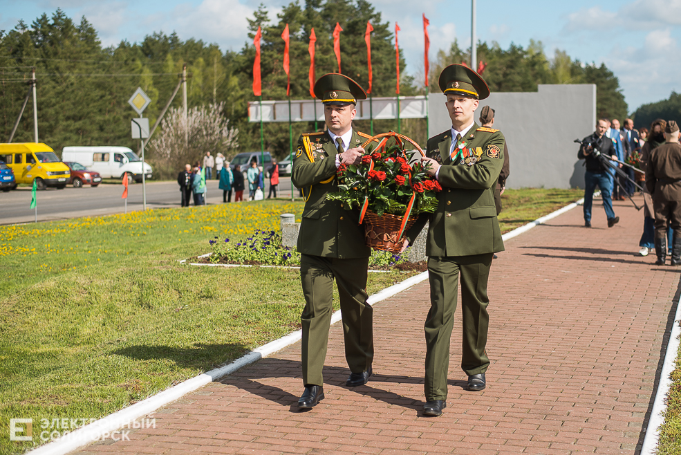 возложение цветов