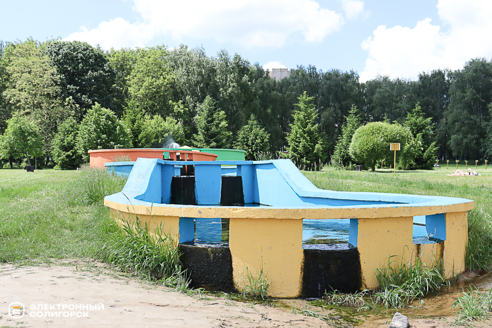 Фонтаны на детском пляже Солигорск